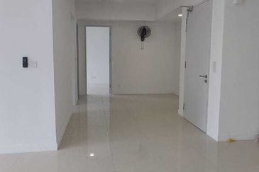 Lakefront Condominium | Emerald Hills @ Alam Damai