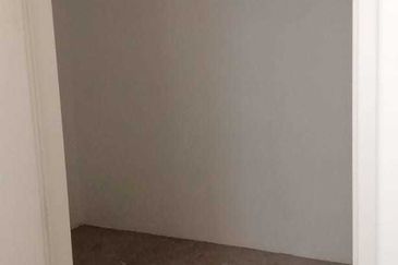 Lakefront Condominium | Emerald Hills @ Alam Damai