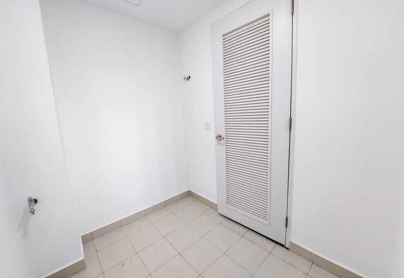 Lakefront Condominium | Emerald Hills @ Alam Damai