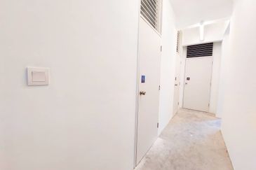 Lakefront Condominium | Emerald Hills @ Alam Damai