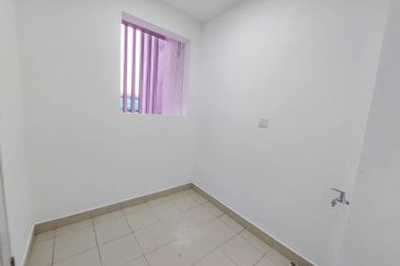 Lakefront Condominium | Emerald Hills @ Alam Damai