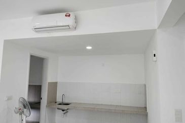 Lakefront Condominium | Emerald Hills @ Alam Damai