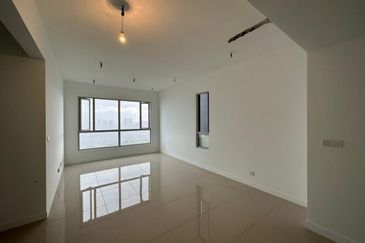 Lakefront Condominium | Emerald Hills @ Alam Damai