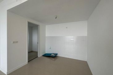 Lakefront Condominium | Emerald Hills @ Alam Damai