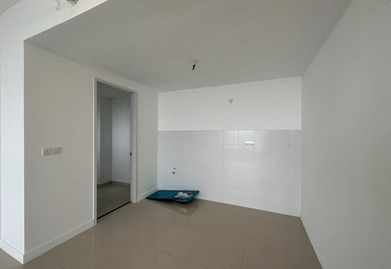 Lakefront Condominium | Emerald Hills @ Alam Damai