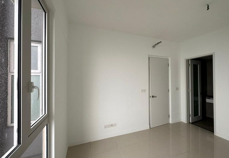 Lakefront Condominium | Emerald Hills @ Alam Damai