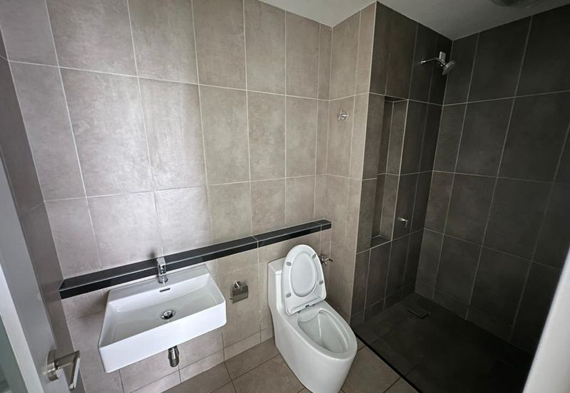 Lakefront Condominium | Emerald Hills @ Alam Damai