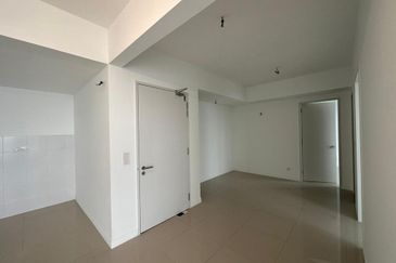 Lakefront Condominium | Emerald Hills @ Alam Damai