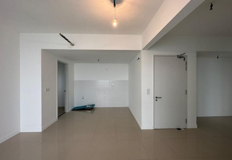 Lakefront Condominium | Emerald Hills @ Alam Damai