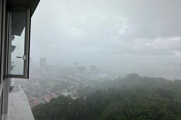 Lakefront Condominium | Emerald Hills @ Alam Damai