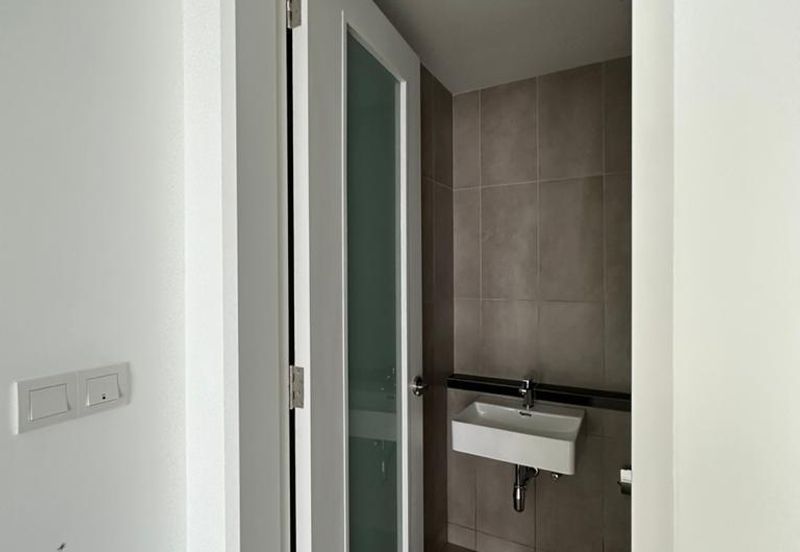 Lakefront Condominium | Emerald Hills @ Alam Damai