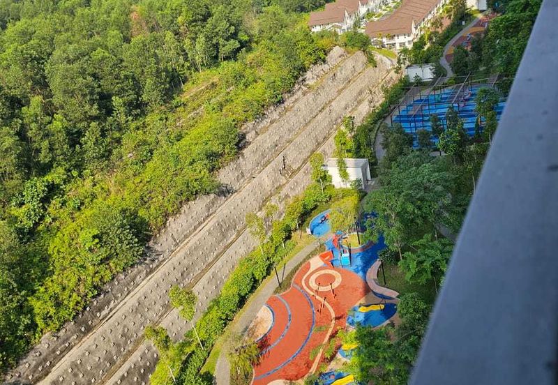 Lakefront Condominium | Emerald Hills @ Alam Damai