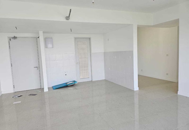 Lakefront Condominium | Emerald Hills @ Alam Damai