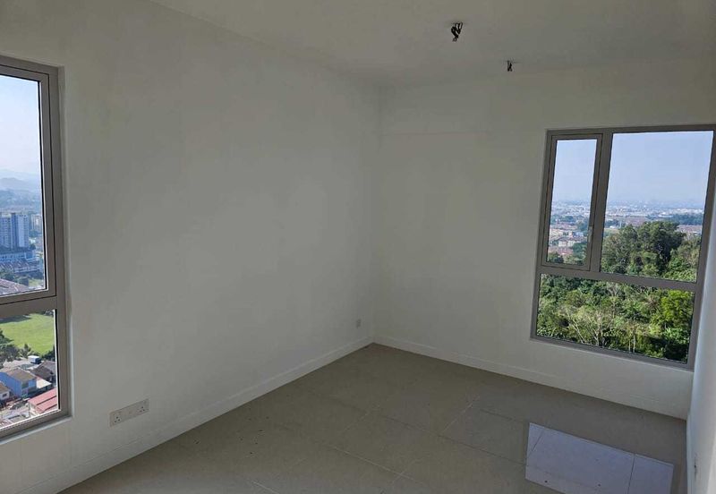 Lakefront Condominium | Emerald Hills @ Alam Damai