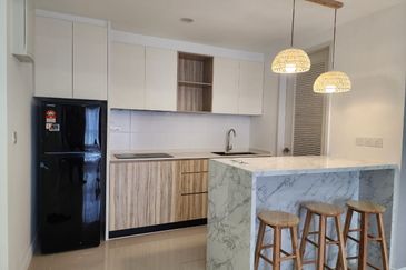 Lakefront Condominium | Emerald Hills @ Alam Damai