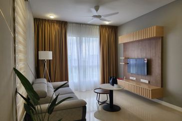 Lakefront Condominium | Emerald Hills @ Alam Damai