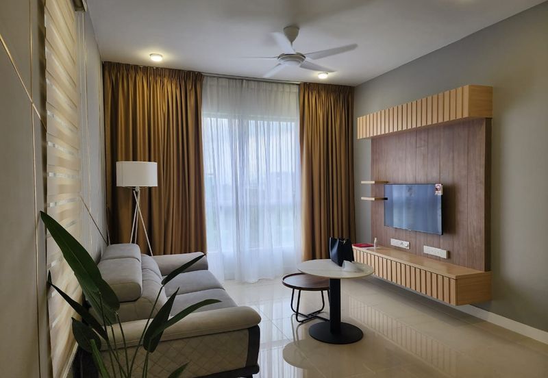 Lakefront Condominium | Emerald Hills @ Alam Damai