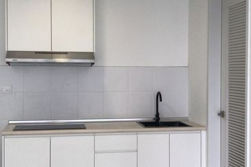 Lakefront Condominium | Emerald Hills @ Alam Damai