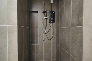 Lakefront Condominium | Emerald Hills @ Alam Damai