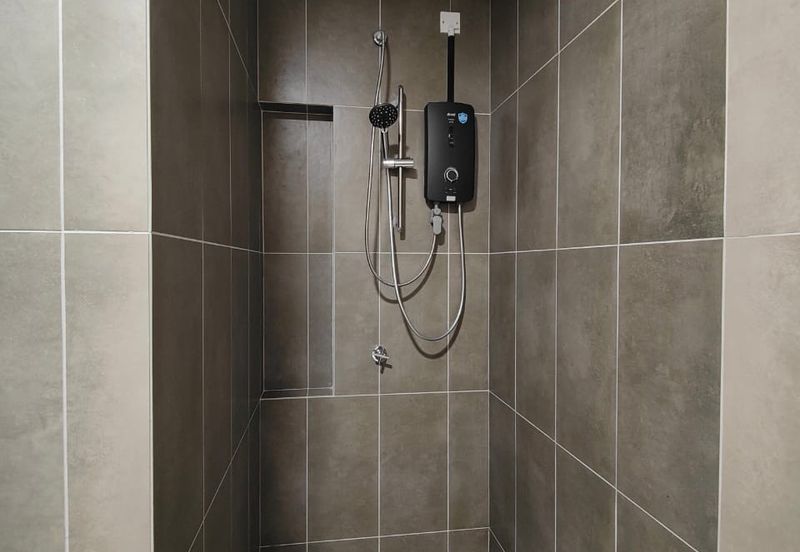 Lakefront Condominium | Emerald Hills @ Alam Damai