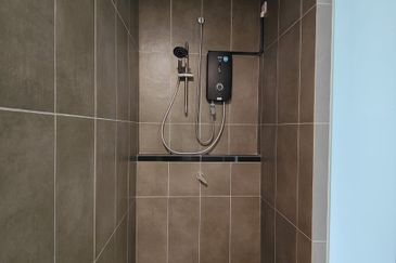 Lakefront Condominium | Emerald Hills @ Alam Damai