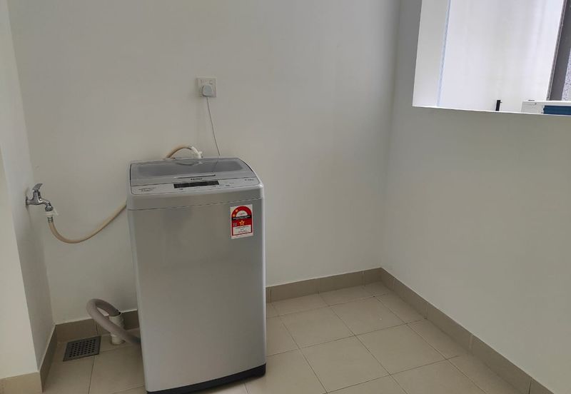 Lakefront Condominium | Emerald Hills @ Alam Damai