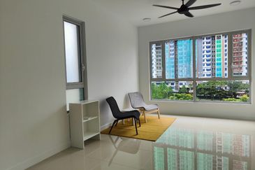 Lakefront Condominium | Emerald Hills @ Alam Damai