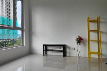 Lakefront Condominium | Emerald Hills @ Alam Damai