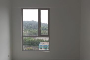 Lakefront Condominium | Emerald Hills @ Alam Damai