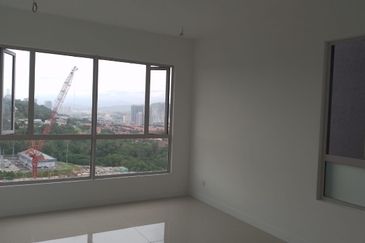 Lakefront Condominium | Emerald Hills @ Alam Damai