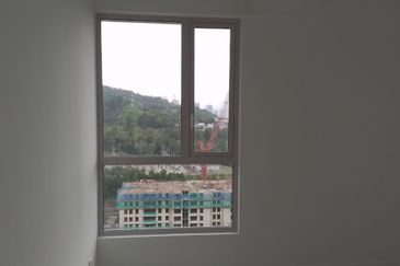 Lakefront Condominium | Emerald Hills @ Alam Damai