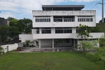 Bukit Pantai (Pantai Hill)