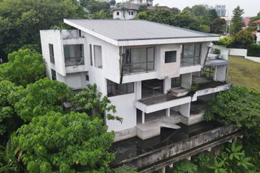 Bukit Pantai (Pantai Hill)