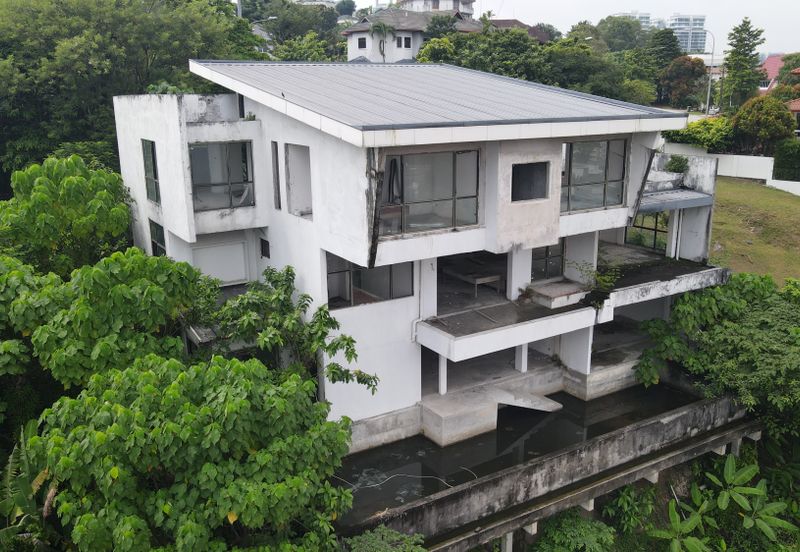 Bukit Pantai (Pantai Hill)