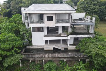 Bukit Pantai (Pantai Hill)