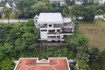 Bukit Pantai (Pantai Hill)