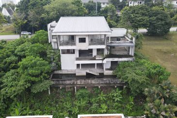 Bukit Pantai (Pantai Hill)