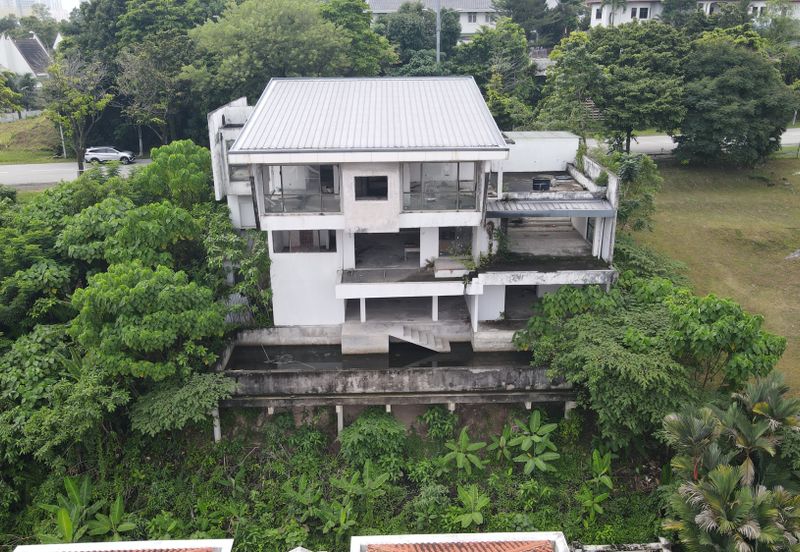 Bukit Pantai (Pantai Hill)