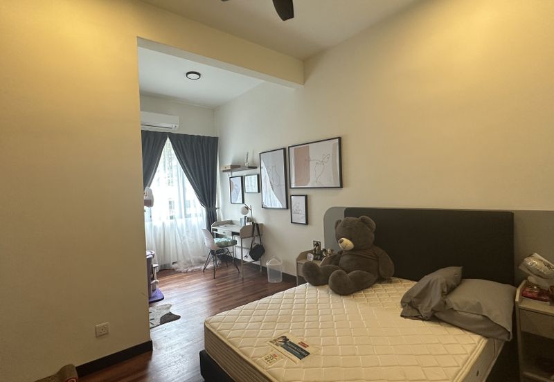 Tiara Hills, Taman Taynton View