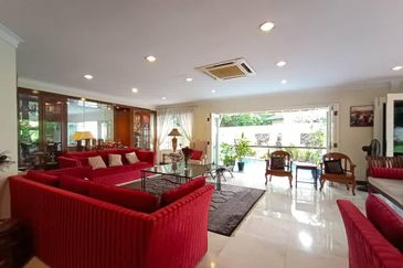 Lorong Taman Pantai 1