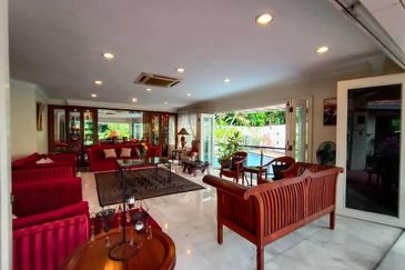 Lorong Taman Pantai 1