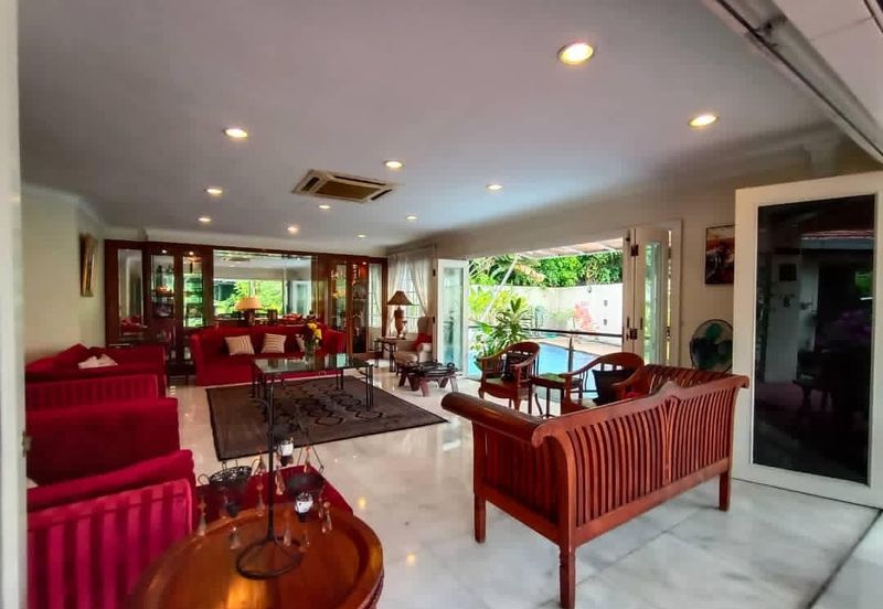 Lorong Taman Pantai 1