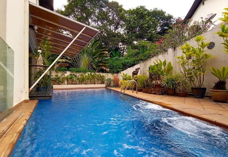 Lorong Taman Pantai 1