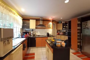 Lorong Taman Pantai 1