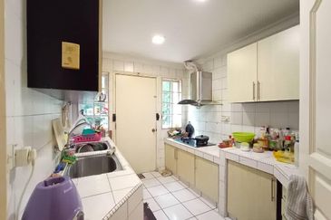 Lorong Taman Pantai 1