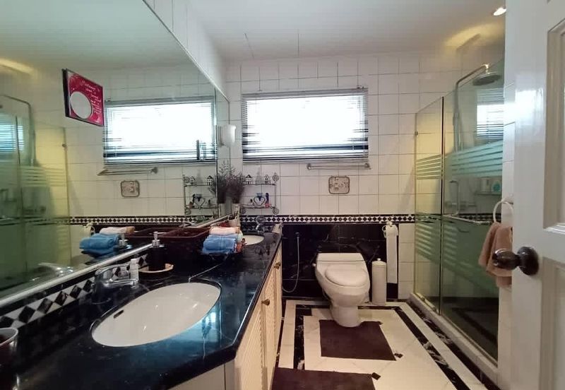 Lorong Taman Pantai 1