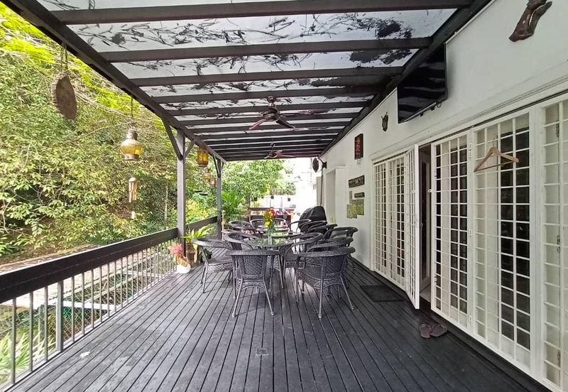 Lorong Taman Pantai 1