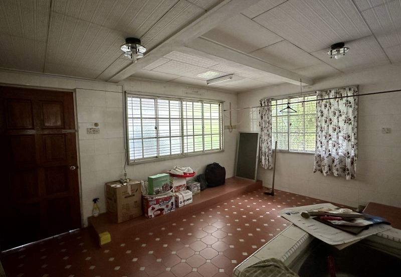 Lorong Taman Pantai 1