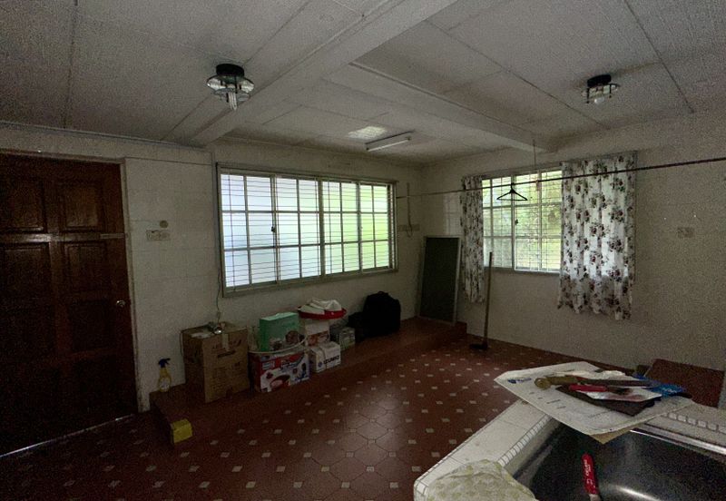 Lorong Taman Pantai 1