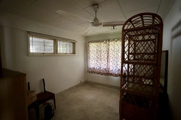 Lorong Taman Pantai 1